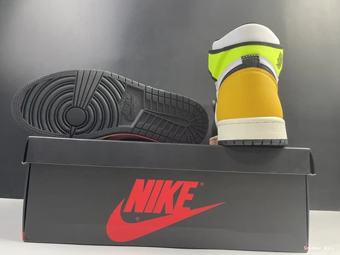 University Jordan1 StreetReady White Volt Black 555088-118 497 Gold 0522